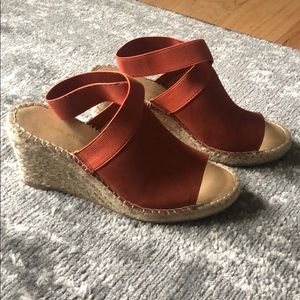 Adrienne Vittadini suede/woven wedges /ankle strap